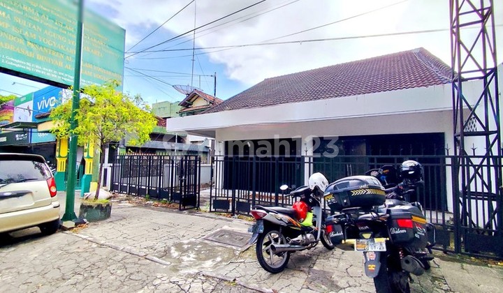 Disewakan Ruko Strategis Jl. Bantul Kawasan Premium Dekat Pojok Beteng Kulon & Sentra Bisnis Mantrijeron Disewakan Ruko Strategis Jl. Bantul Kawasan Premium Dekat Pojok Beteng Kulon & Sentra Bisnis Mantrijeron
