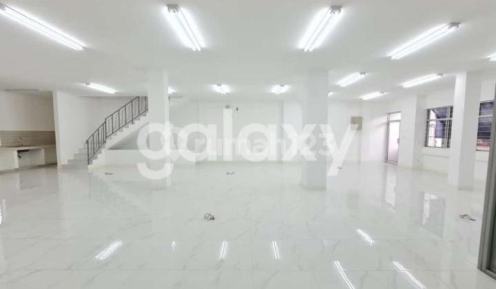 Attached 3 Shophouses on Kebayoran Lama Street