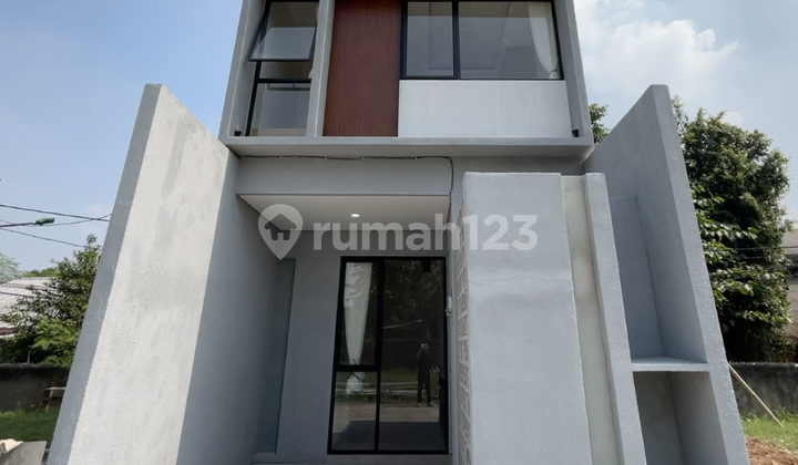 Exclusive 2-Story Cluster in Central East Jakarta Exclusive 2-Story Cluster in Central East Jakarta