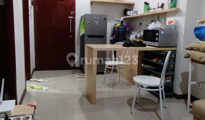 Apartemen dengan View Pool dan Taman Full Furnished di BSD 1