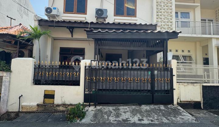 2-Storey Building House, Strategic South-Facing in Rawamangun