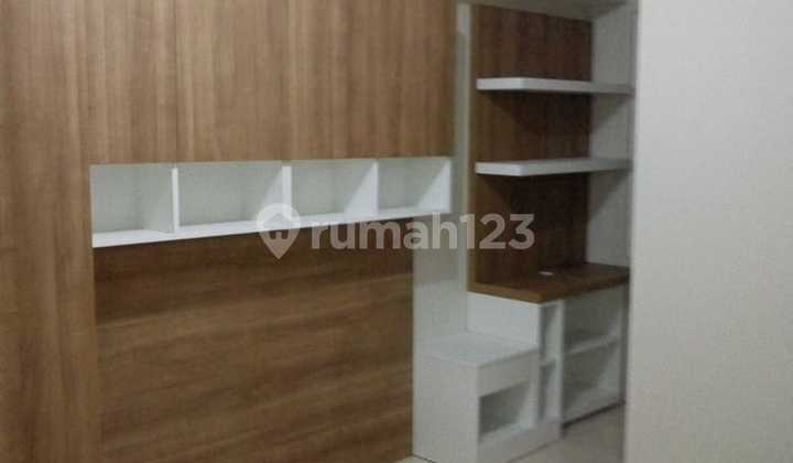 Apartemen Semi Furnished View Kolam Hadap Timur di Bekasi