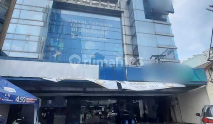 Gedung Perkantoran di Tengah Kota Simpang Lima 1