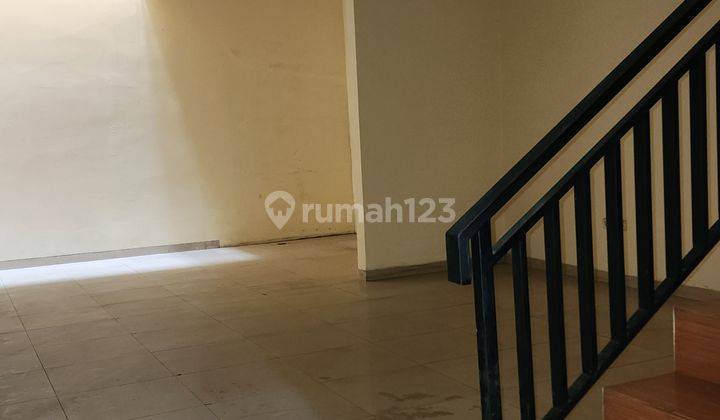 Rumah siap pakai 3½ lantai,trategis di Tomang 1