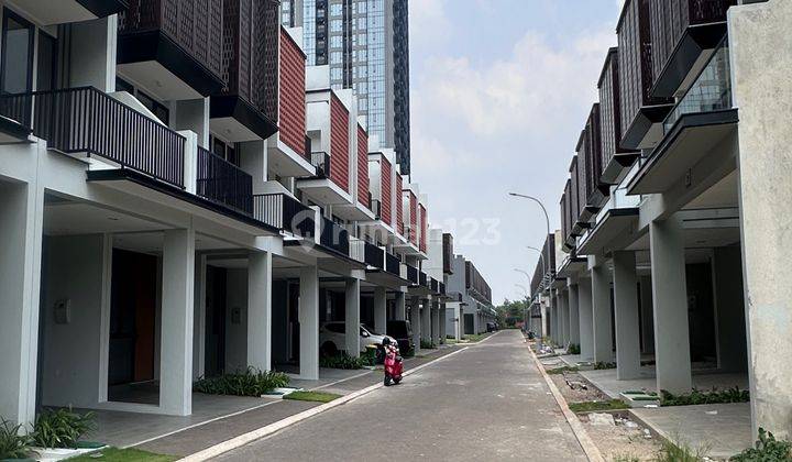 Rumah Minimalis 3 Lt Baru Di Lokasi Strategis, Tenang Dan Aman  2