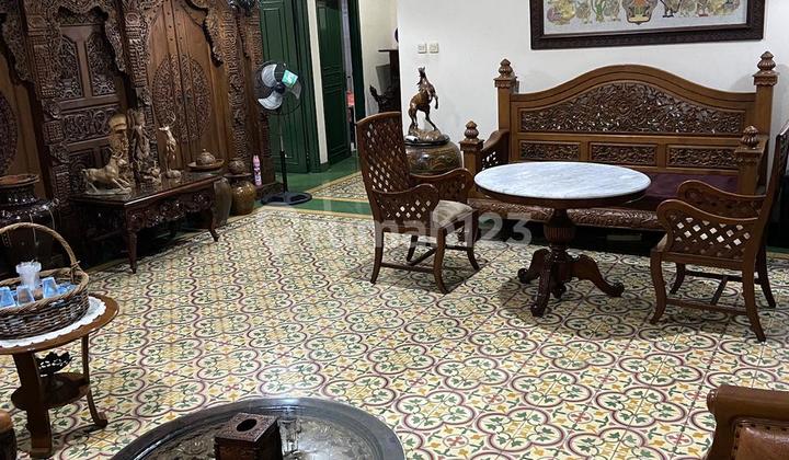 Rumah Luas Bernuansa Klasik Jawa LT 555 M² di Bintaro Dekat Stan