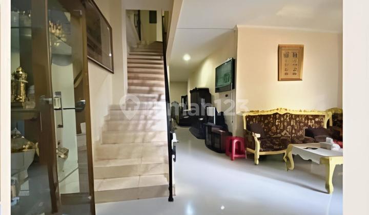 Exclusive Boarding House with 6-Floor Potential in Kebayoran Baru 2