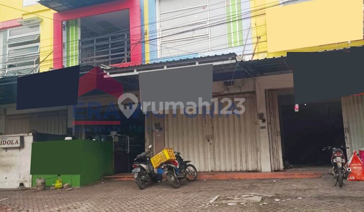 Shop House for Rent, 2 Floors, Strategic Location in Lowokwaru Area 2