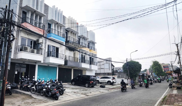 Rental Shop House Kembangan Raya, West Jakarta, 4×15 M², 3½ Floors 1