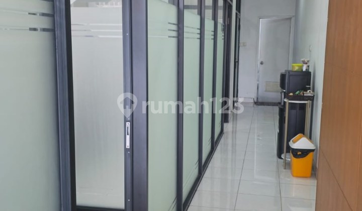 Luxury Furnished Ruko Ready for Use at Singgasana Pradana, Bandung 1