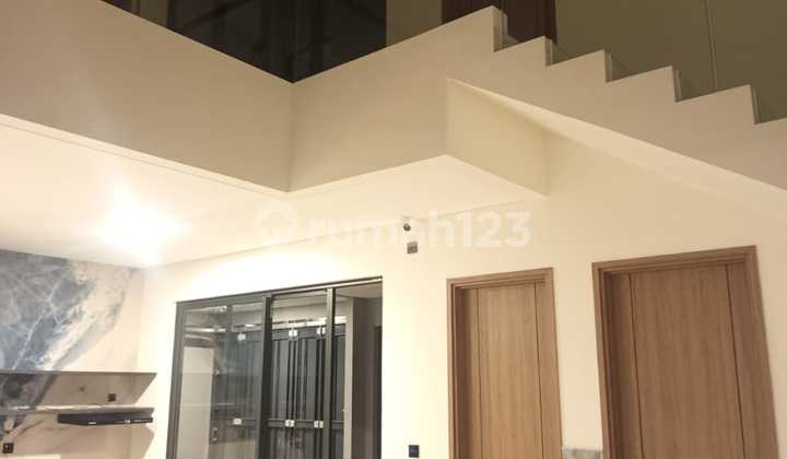 Sewakan Rumah Baru 2 Lantai Mewah Siap Huni Cluster ‎Hillary