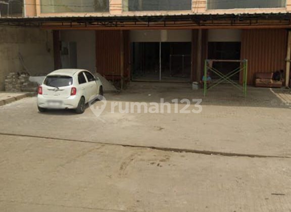 For Rent Ready-to-Use Shop House Long Shop House in Babelan Square 2nd & 3rd Floors For Rent Ready-to-Use Shop House Long Shop House in Babelan Square 2nd & 3rd Floors