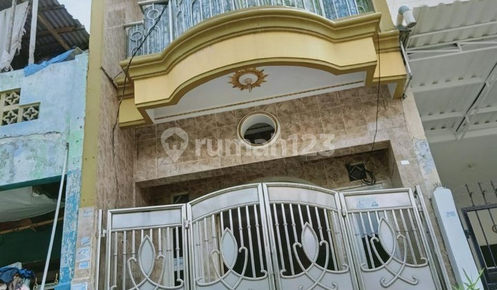 Nice House in Johar Baru Area, Central Jakarta 2