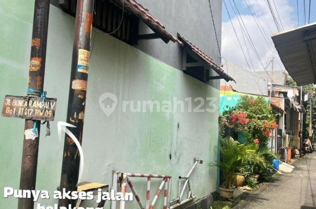 For Sale: 2-Story Shophouse on Main Road, Flood-Free 2