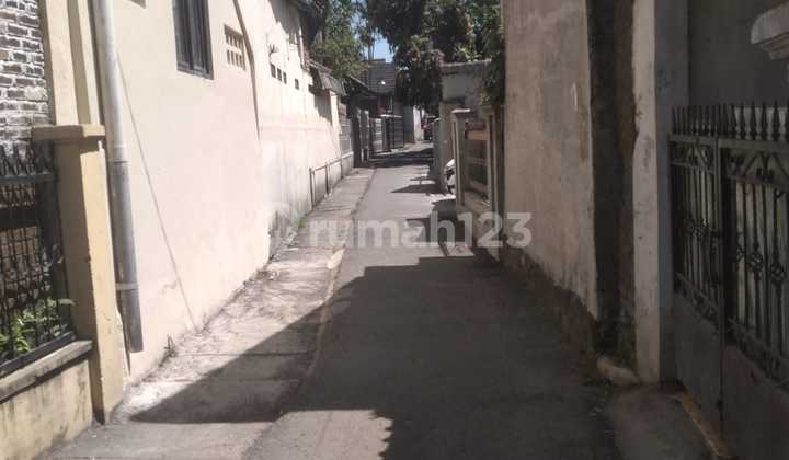 Land with an old building below the NJOP value in Kopo.