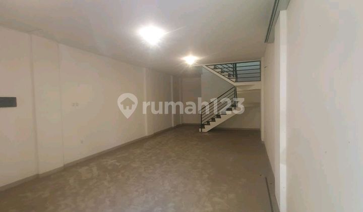 3-Storey Ruko Good Condition Ready to Occupy in Mekarwangi 2