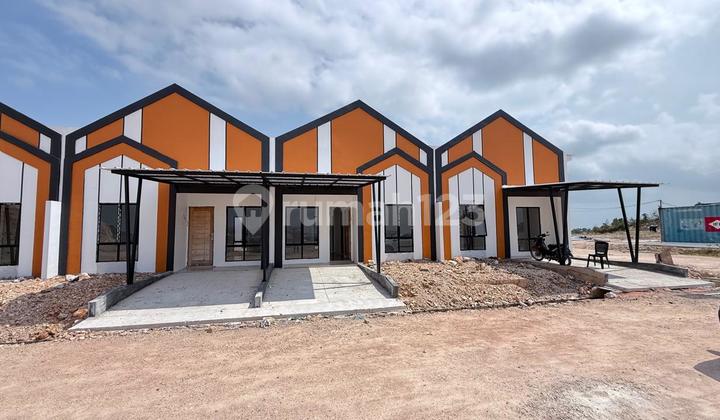 Serene Residence in Its Location