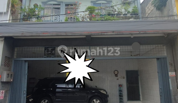 Strategic shop house suitable for business/residence. Strategic shop house suitable for business/residence.