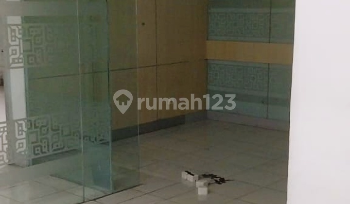 Row House 3 Strategic Location on Main Road 2