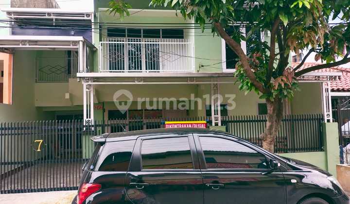 Rumah 2 Lantai Strategis dan Nyaman