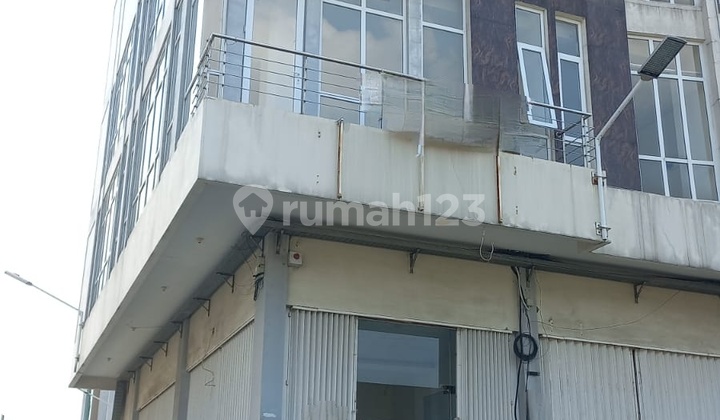 3-Storey Shop House in a Commercial Area 1