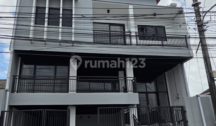 3-Storey Building at Mount Tangkuban Perahu Location, Denpasar