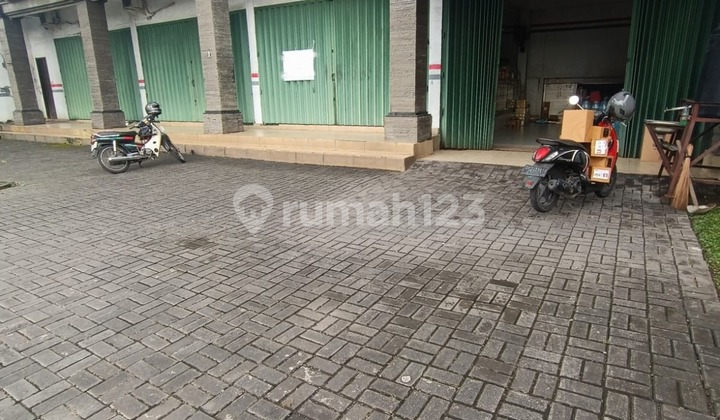 Shop House located on Jalan Raya Abianbase, near Dalung Mengwi. Shop House located on Jalan Raya Abianbase, near Dalung Mengwi.