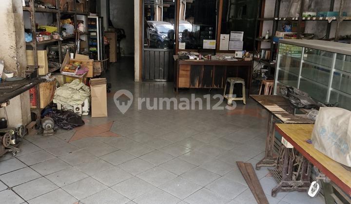 3-Story Shop House in Strategic Location on Jalan Kartini, Denpasar 2