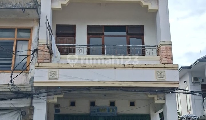 Multi-functional 3-Story Shophouse on Kartini Street, Denpasar Dauhpuri 1