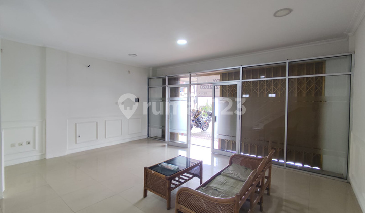 Super Strategic Shop House on Jalan Gito Gati, Ngaglik, Sleman 2