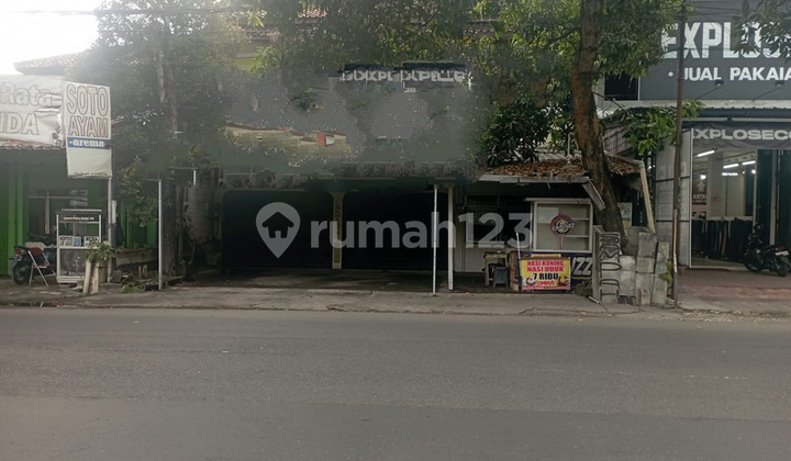 2-Story Shophouse on Jalan Parangtritis KM 6, Panggungharjo, Sewon, Bantul
