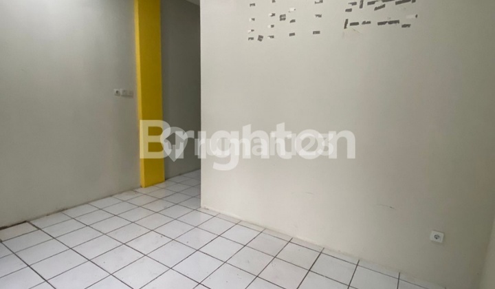Move-in Ready 3-Story Shop House in Veteran Jakarta