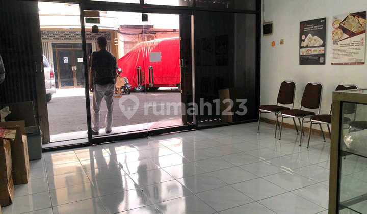 For Sale 3-Story Shop House Klampis Milennia Sukolilo, Land Area 64M², 3.1M, Commercial Area Near Raya Merr Aud.a052 2