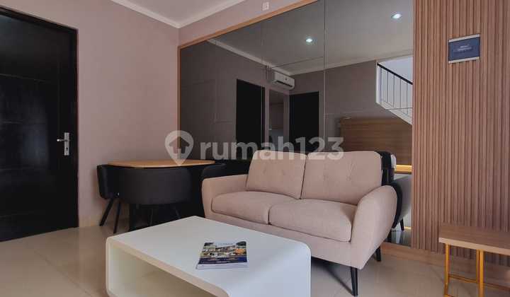 Rumah 2 Lantai Strategis Siap Huni Dekat Graha Raya Rumah 2 Lantai Strategis Siap Huni Dekat Graha Raya