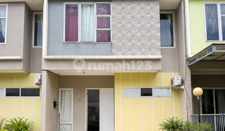 Magnolia Town House 1 KM Dari Green Lake City