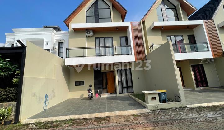 Free Biaya Akad, Rumah, 2 Lantai, SHM, Dekat Tempat Wisata Free Biaya Akad, Rumah, 2 Lantai, SHM, Dekat Tempat Wisata