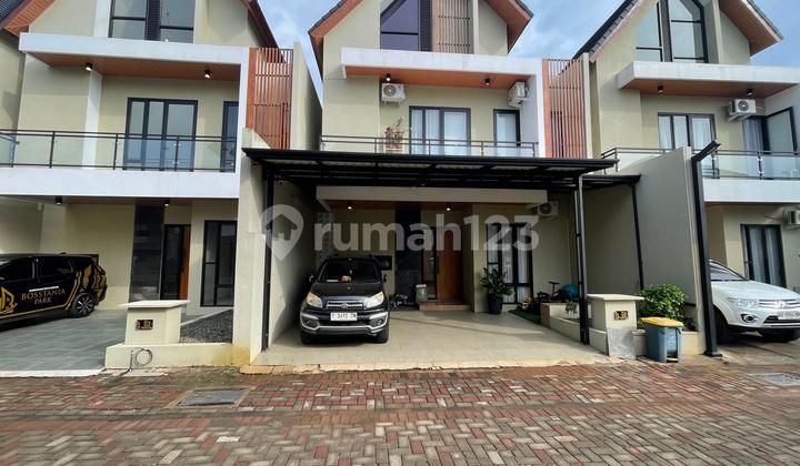 Bonus Canopy, Rumah, 2 Lantai, SHM, Dekat Akses Transjakarta Bonus Canopy, Rumah, 2 Lantai, SHM, Dekat Akses Transjakarta