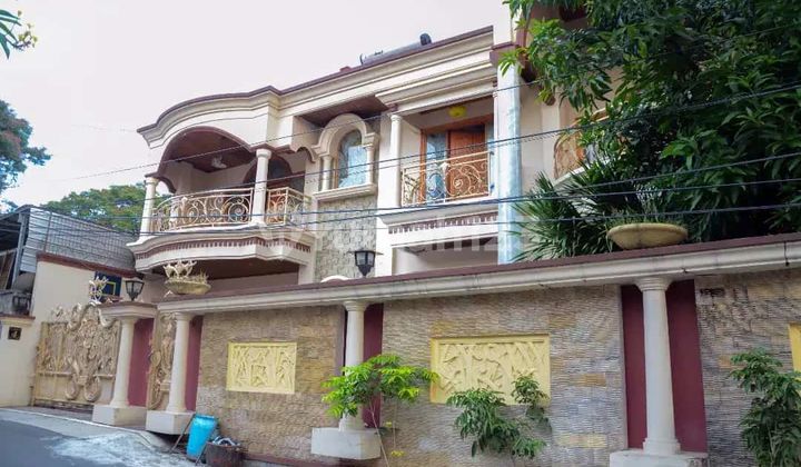 For Sale: Classic Modern Architecture House, Strategically Located Near Akpol Semeru Semarang. 2