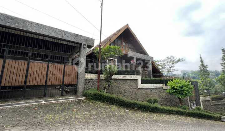 For Sale: Villa Dago, North Bandung, Coblong, West Java For Sale: Villa Dago, North Bandung, Coblong, West Java