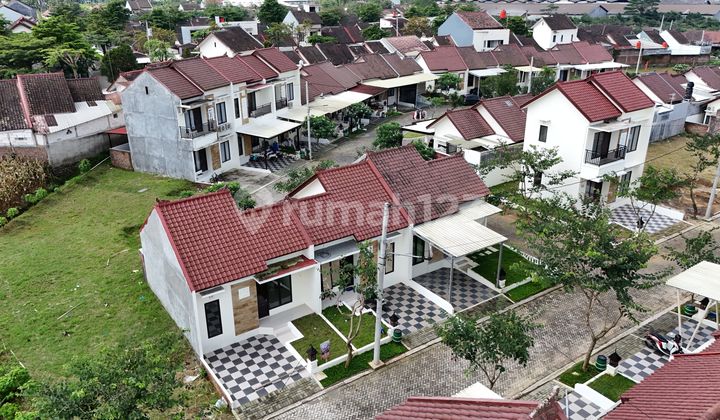 Rumah dengan Konsep Bali di Pinggir Kota Semarang Rumah dengan Konsep Bali di Pinggir Kota Semarang