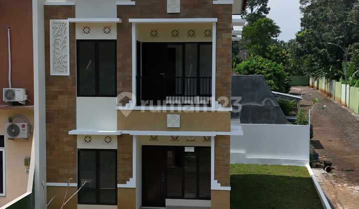 Rumah 2 Lantai Dengannuansa Bali Dikota Semarang