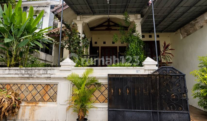 Rumah, 2 Lantai, di Cinere