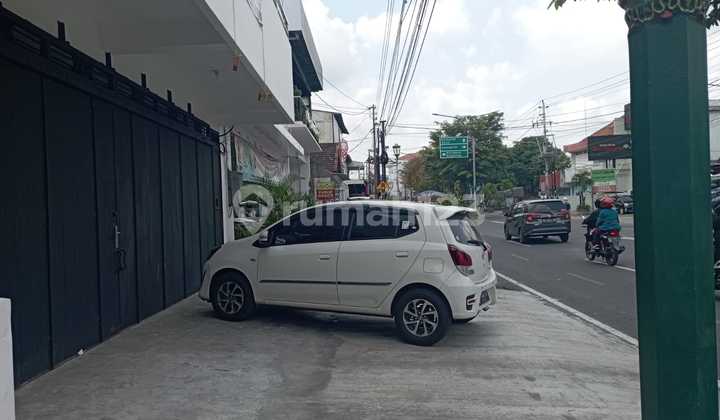 Strategic 2-Story Shophouse in Mantrijeron, a Step Away from Jokteng Wetan & City Center 2