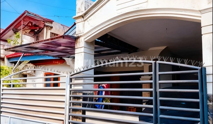 Rumah Luas & Strategis di Duren Sawit - 180 M², One Gate, Harga Nego!