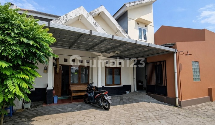 Translated: "Female Boarding House Condongcatur 2 Floors Near Campus, Business Already Running Steadily" 1