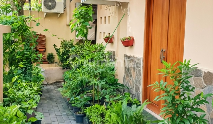 For Sale: Women's Boarding House near UGM, Fully Occupied - Monthly Income Approximately 12 Million Rupiah 1