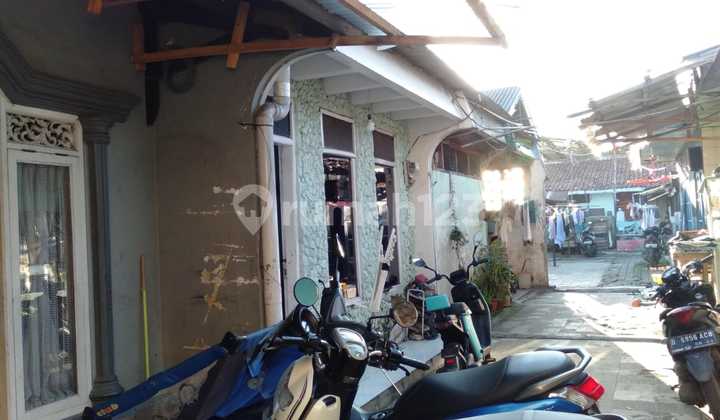 Price Reduction Edition - Quick Sale: Commercial Space Plus Boarding House, Strategic Location on Jalan Raya Kopo (Land Area Counted) 1