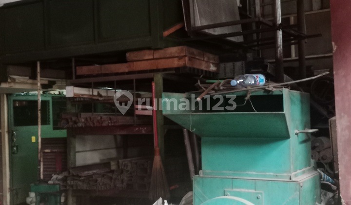Rental Business Space on Surya Sumantri Main Road Suitable for Business Near Maranatha Christian University