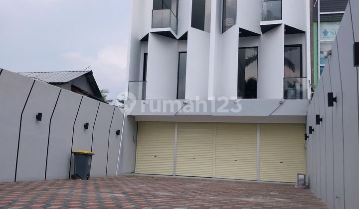 New 4-Story Shop House in Jagakarsa New 4-Story Shop House in Jagakarsa