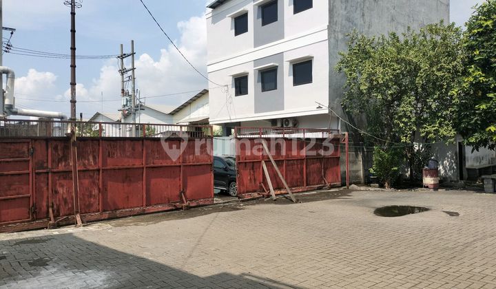 Kavlingromokalisari Bumi Maspion. Area 11,016 sqm...SHM (Freehold Title). Already filled/landfilled. Has perimeter fence. Suitable for warehouse & industrial use. Near toll road. Container access.